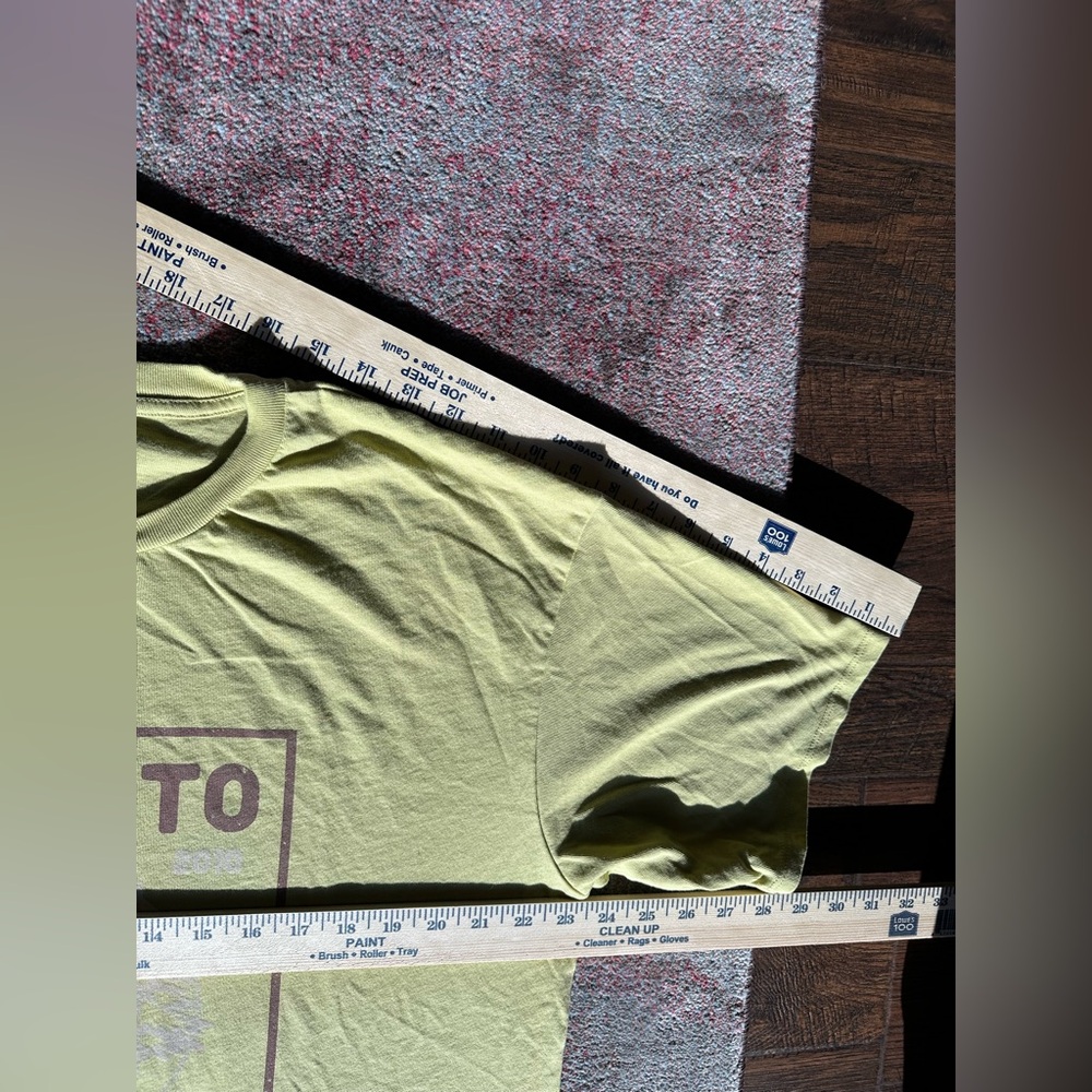 PURA VIDA PURAVIDA BORN TO ROAM CREW TEE LARGE oversized Yellow Graphic Tee - Picture 12 of 17